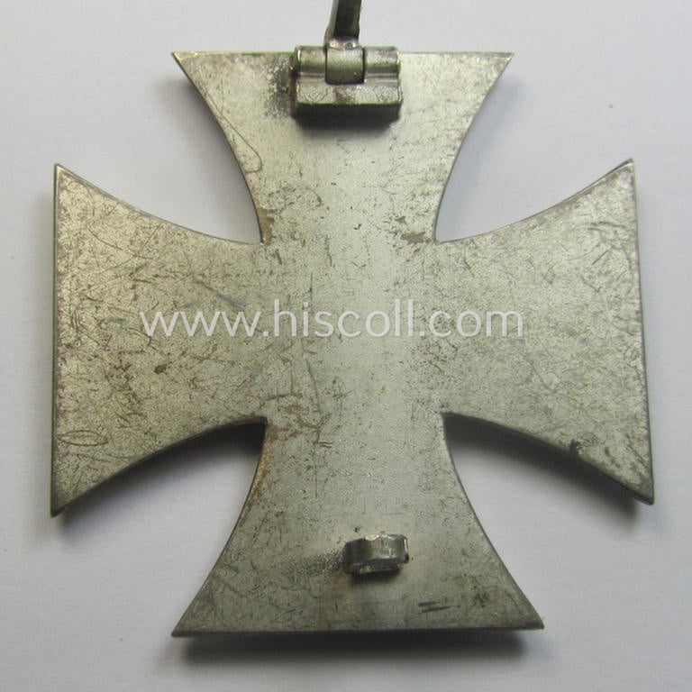Superb - and just minimally used! - 'EK 1. Kl.' (or: Iron Cross 1st class) being a typical maker- (ie. '100'-) marked example as was produced by the 'Hersteller': 'Wächtler u. Lange'