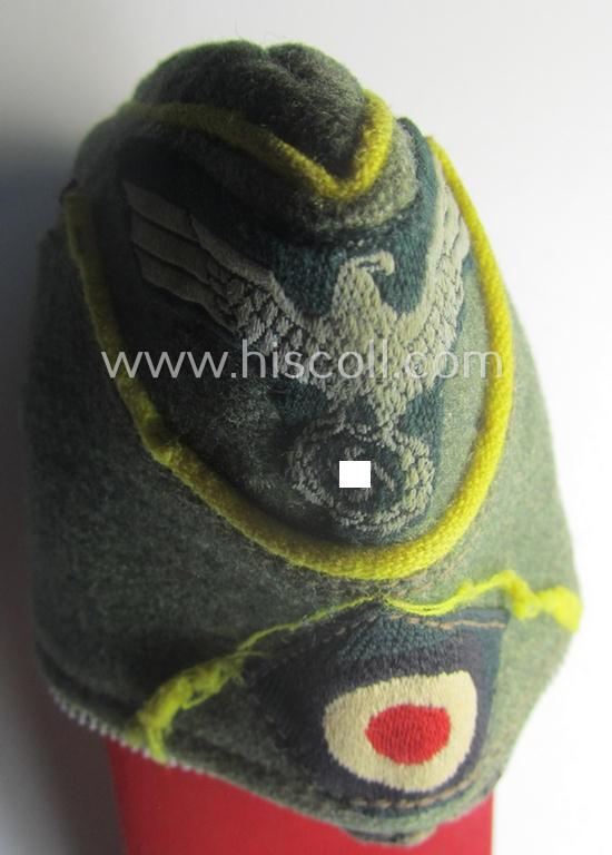 Interesting, period wallet (ie. 'Geldbörse') that takes the format of a smaller-sized, WH (Heeres) ie. 'Nachrichten'- (or signals) related side-cap (ie. 'Schiffchenmütze')