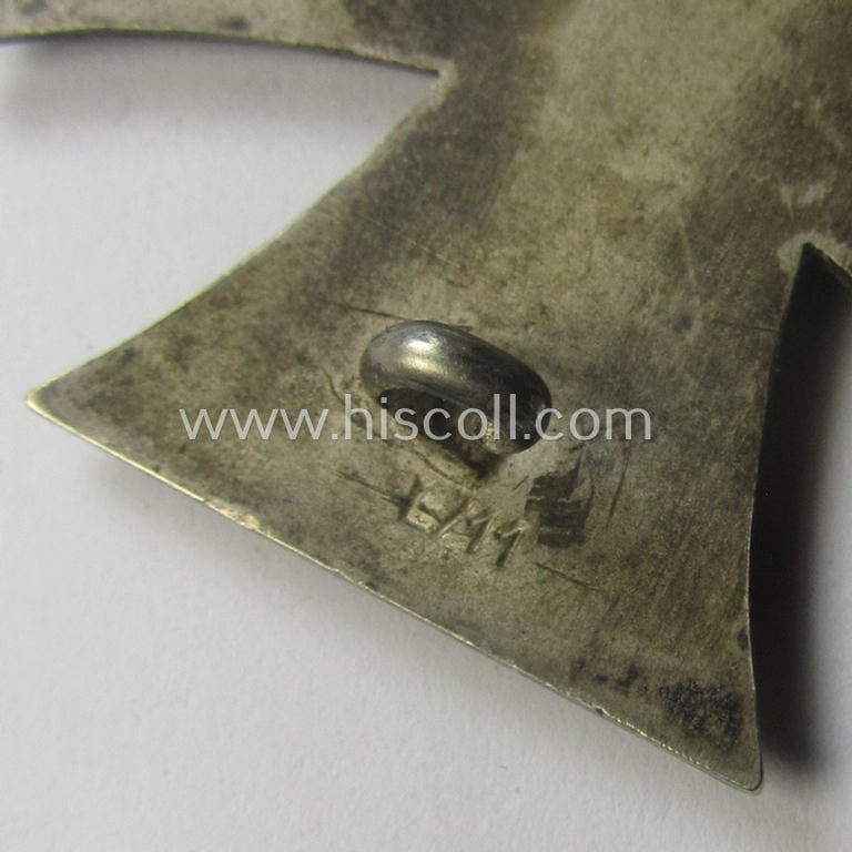 'EK1.Kl.' (or: Iron Cross 1st class) being a neatly maker- (ie. 'L/11'-) marked (and 'copper-coated'!) example as was produced by the (desirable!) 'Hersteller' (ie. maker): 'Wilhelm Deumer'