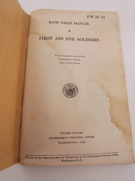 US WWII First Aid for Soldiers FM 21-11