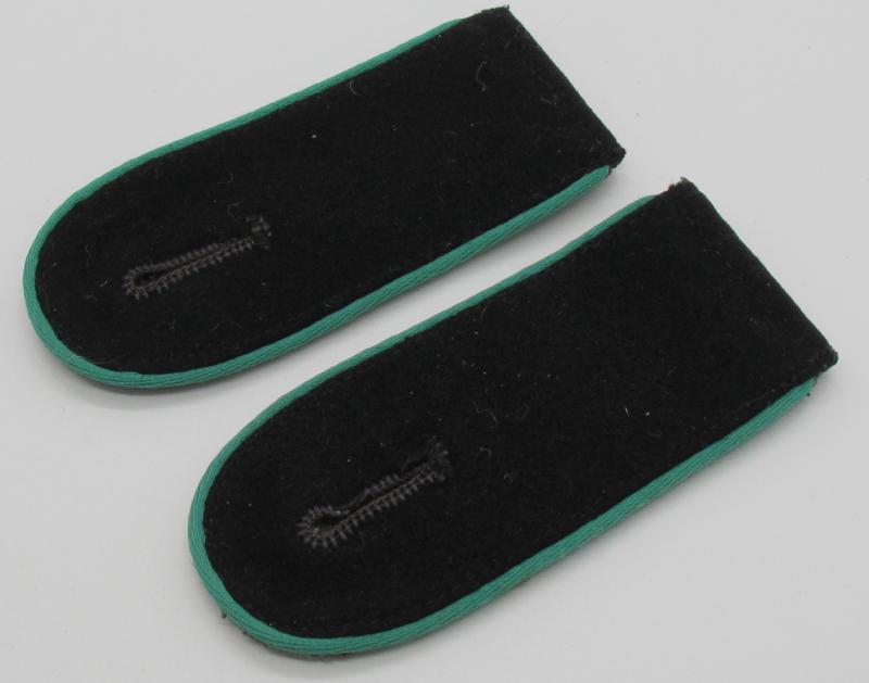 Waffen-SS mountain trooper ‘Gebirgsjäger’ EM/NCO Shoulder Boards