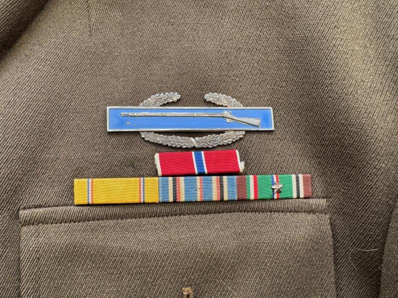 US WWII Class A Tunic Mountain Division Officer and Side Cap