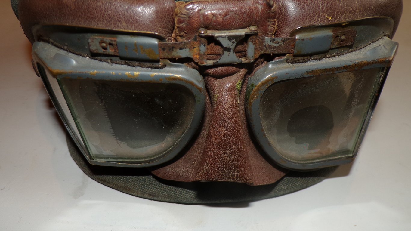 British RAF Mk VIII Flying Goggles – A.M Marked