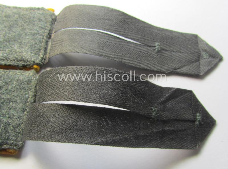 Pair of WH (Heeres) simplified- ie. 'last-ditch'- (ie. 'M44/M45'-) pattern EM-type shoulderstraps: 'Soldat eines Kav. o. Aufkl.-Abts. o. Rgts.'