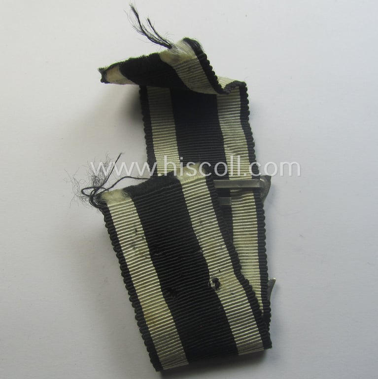 'Wiederholungsspange zum EK II. Klasse' (or bar to the WWI IC 2nd class) being a non-maker-marked example of the seldomly seen first-pattern by: 'C.E. Juncker'