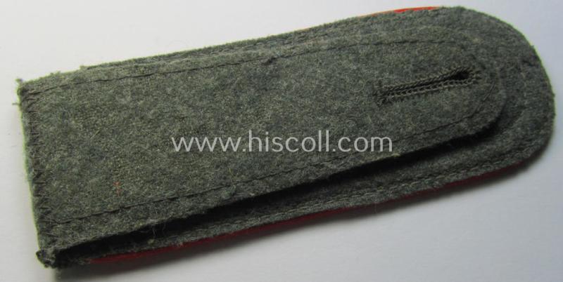 Single, mid- (ie. early-) war-period WH (Heeres) so-called: 'M40 o. M43'-pattern NCO-type shoulderstrap as was intended for - and worn by! - an: 'Unterwachtmeister eines (Sturm)Artillerie-Regiments'