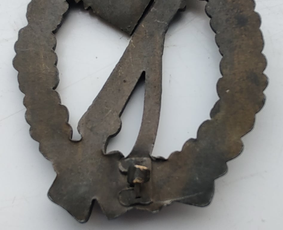 'Infanterie Sturmabzeichen in Bronze' being a maker marked 'JFS' -'Josef Feix u. Söhne'