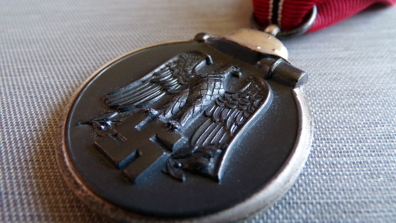 Eastern Front Medal  "55" (J.E. Hammer & Söhne)