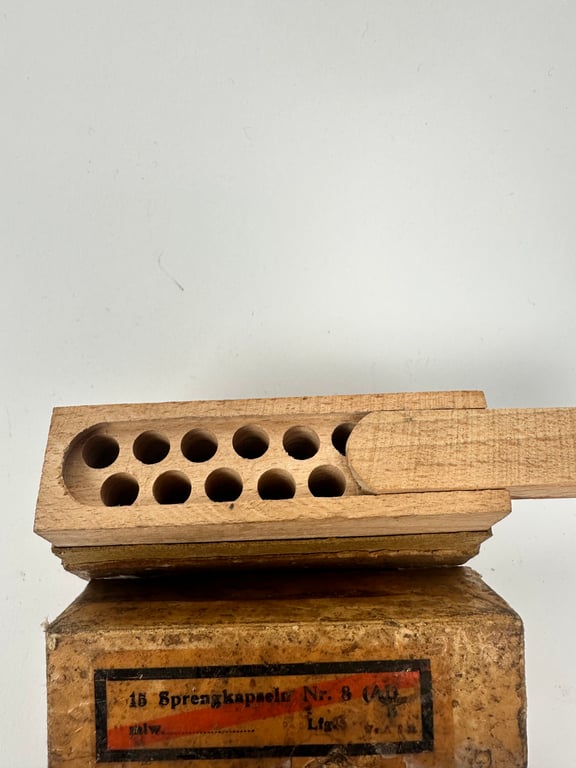 BOX 15 SPRENGKAPSELN