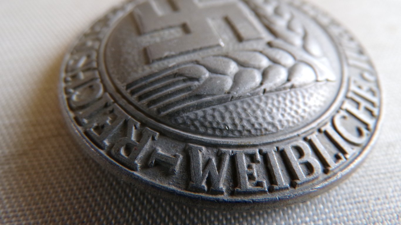 RADwJ Rank Brooch for Maidenführerin