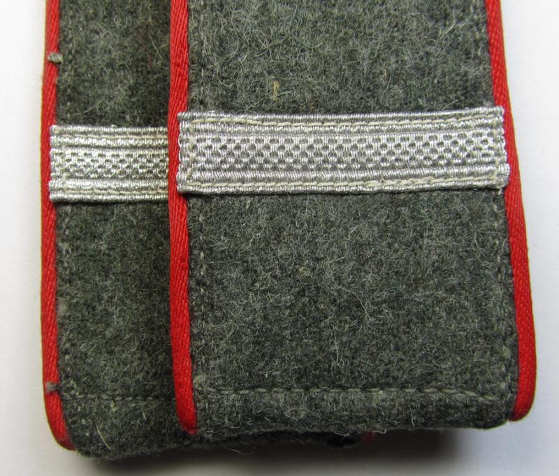 Fully matching - and actually scarcely seen! - pair of 'Ostvölker'- (ie. 'ROA'-) related shoulderstraps showing the bright-red-coloured piping (and having a single-pieced- and horizontally-mounted rank-stripe 'off-factory'-attached)