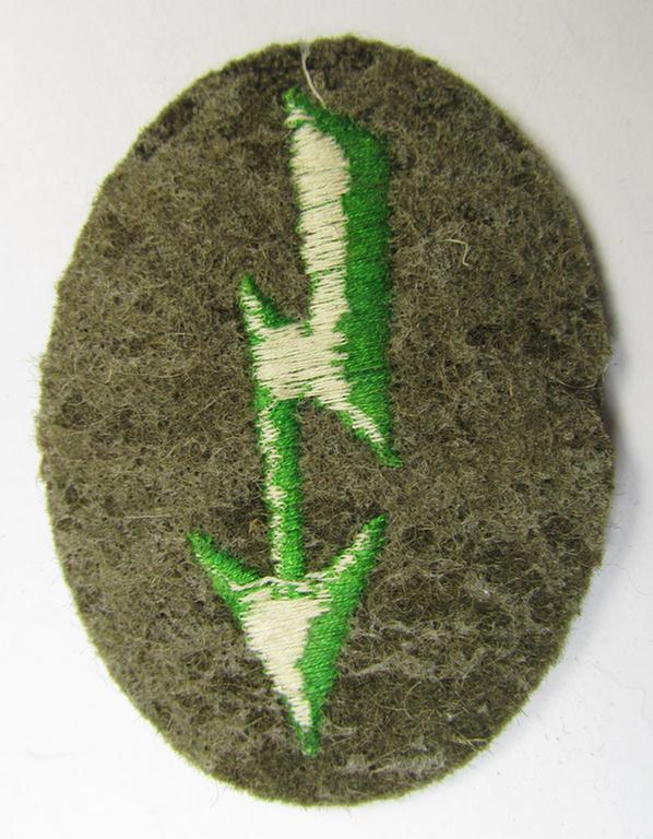 WH (Heeres) 'tropical-styled'-, trade- and/or special-career insignia (or: 'Signal Blitz') as was intended for a soldier within the: 'Panzer-Grenadier-Truppen'