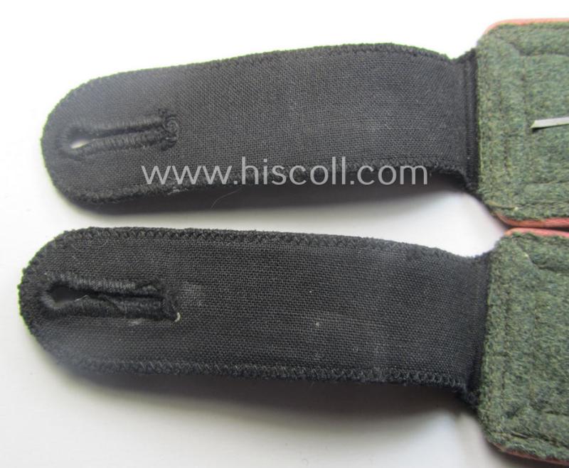 Very desirable pair of Waffen-SS (ie. 'SS-Panzer') NCO-type shoulderstraps (as was amongst others used on the black-coloured 'wrap-around'-tunics) as was intended for usage by an: 'Oberscharführer der SS-Panzer-Trpn.'