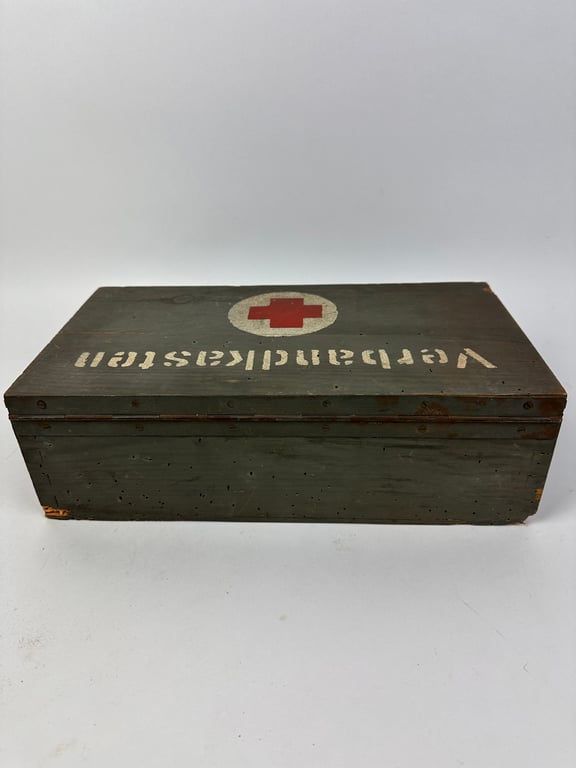 Wehrmacht Vehicle "VERBANDKASTEN"
