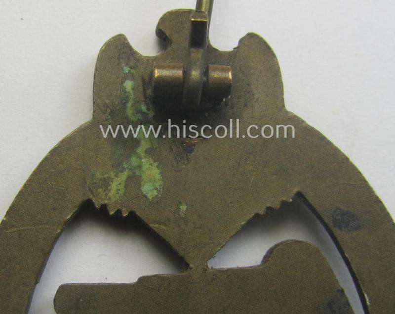 Superb, 'Panzerkampf-Abzeichen in Bronze' being a (typical!) unmarked, 'Buntmetall'-based- and/or 'solid-back'-specimen as was produced by the: 'Karl Würster'-company
