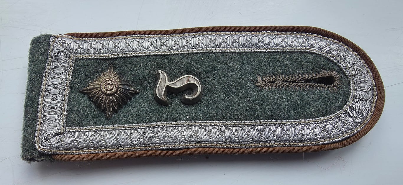 Wehrmacht M40 Kradschutzen Ofeldwebel 'Lehr' shoulder strap