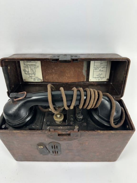 Nice original German WW2 FF33 Field Telephone (Feldfernsprecher 33) 1939