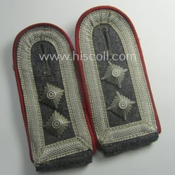 Neat - and/or fully matching! - pair of...