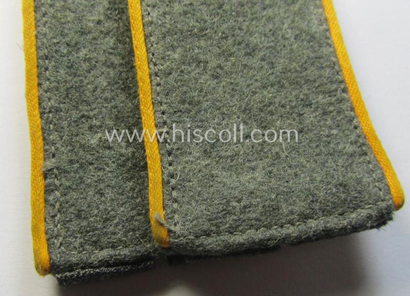 Pair of WH (Heeres) simplified- ie. 'last-ditch'- (ie. 'M44/M45'-) pattern EM-type shoulderstraps: 'Soldat eines Kav. o. Aufkl.-Abts. o. Rgts.'