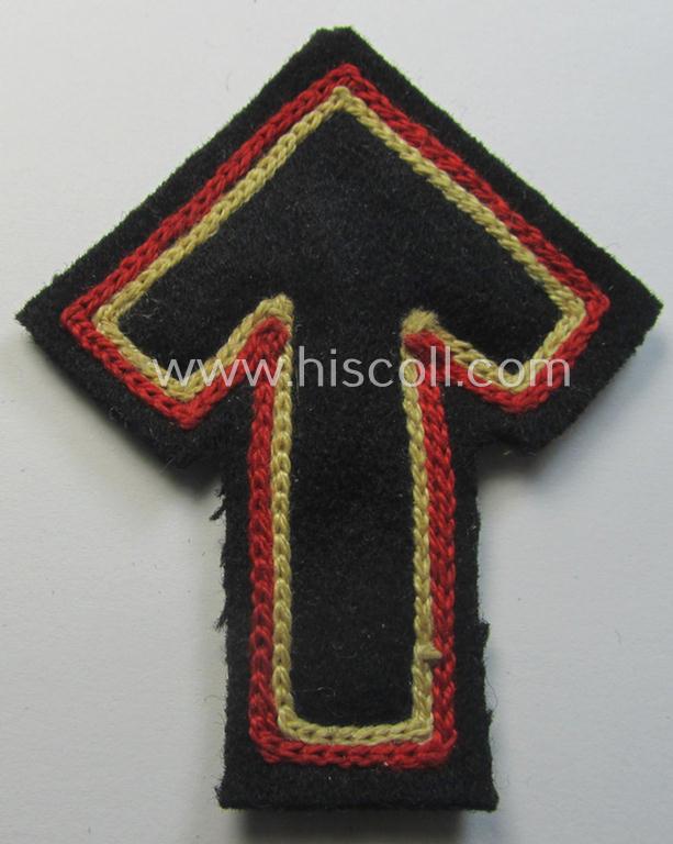 Superb - and exceedingly rarely found! - multi-coloured, N.S.D.A.P.-related arm-patch as was intended for - and truly worn by! - a particant within the: 'RFS' (or: 'Reichs-Führer-Schule') and that comes with an accompanying photo of the bearer