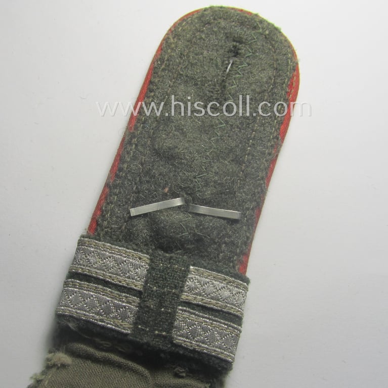 Single, WH (Heeres) 'M40 o. M43'-pattern, NCO-type shoulderstrap: 'Feldwebel u. Offiziers-Anwärter eines Pz- o. Panzerjäger-Abtlgs. o. Rgts.'