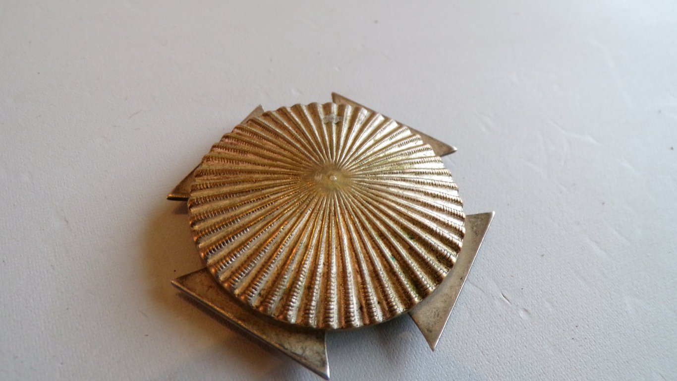 Imperial WWI Iron Cross Curved Clamshell