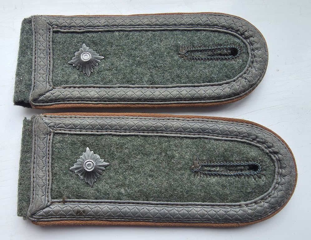 Wehrmacht M43 NCO Kradschutzen shoulder straps