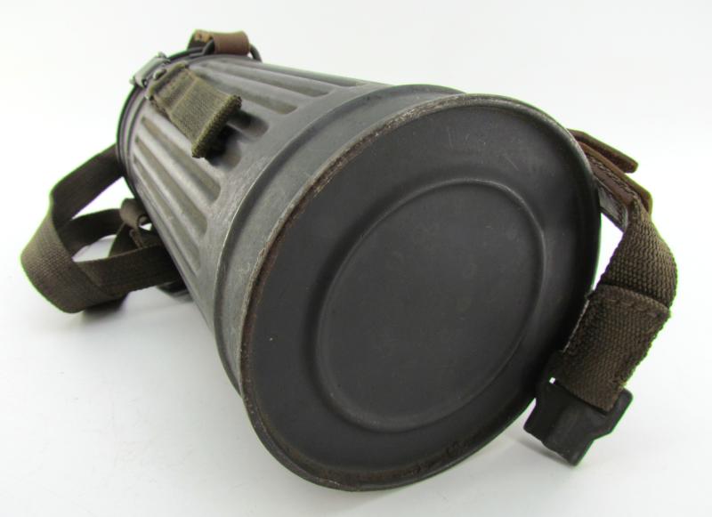 Luftwaffe issued Gasmask Cannister With Contents