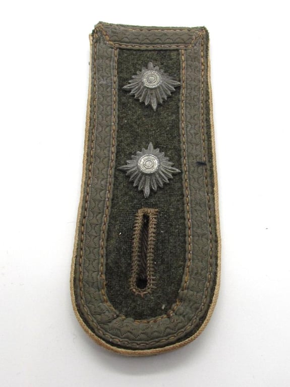 Single WH (Heer)  'Infanterie' Oberfeldwebel Shoulder-Strap