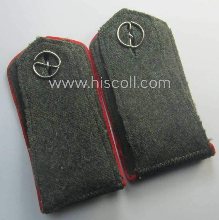 Pair of Eastern-volunteer- (ie. 'Ostvölker'-) related shoulderstraps as was intended for a volunteer serving within the 'Deutsche Wehrmacht' (ie. within the: 'Russian Liberation Army' or: 'POA' (Cyrilic for 'ROA')