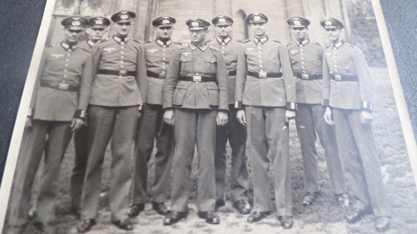 Large grouping of a Obergefr. 5.Inf Rgt 41 mot 2/3