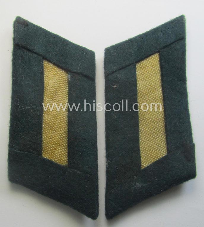 Pair of WH (Heeres) collar-tabs (ie. 'Kragenspiegel für Offiziere') as piped in the white- (ie. 'weisser'-) coloured branchcolour as was intended for an: 'Offizier der Infanterie-Trpn.'