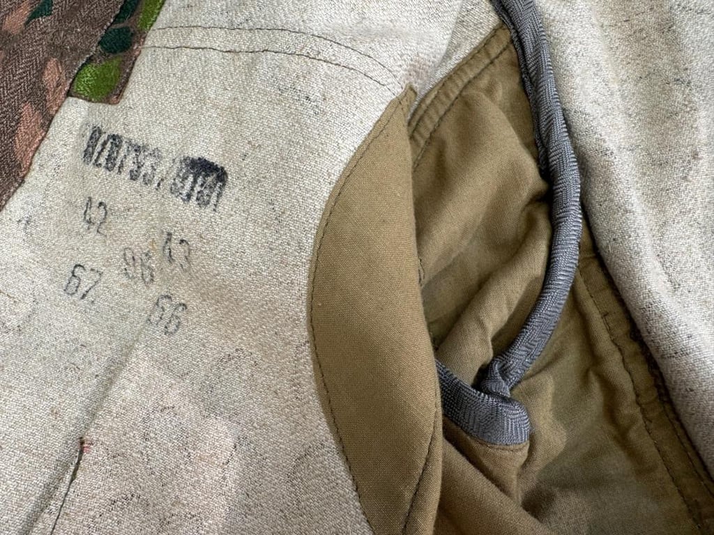 Waffen SS Erbsentarn (DOT44) Tunic unissued condition