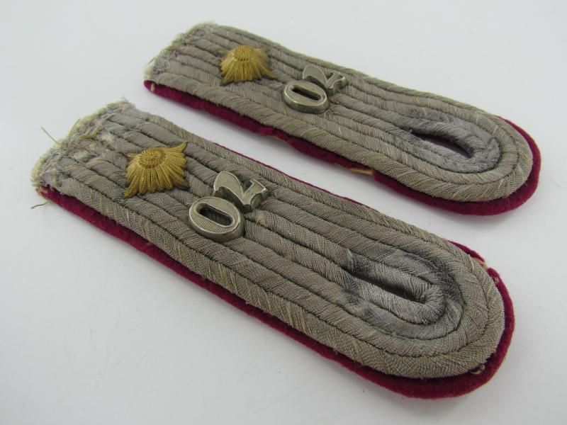 Wehrmacht (Heer) Nebelwerfer Regiment 70 Oberleutnanteutnant Shoulder Boards