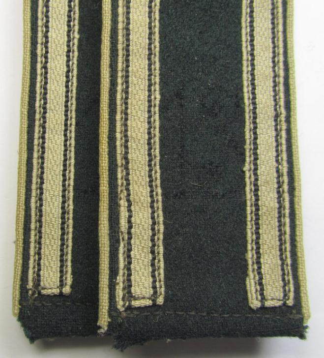 Fully matching pair of WH (Heeres), early-war period- (ie. 'M36'-pattern-) NCO-type shoulderstraps having the neat white- (ie. 'weisser'-) coloured branchcolour as was intended for an: 'Unteroffizier der Infanterie-Truppen'