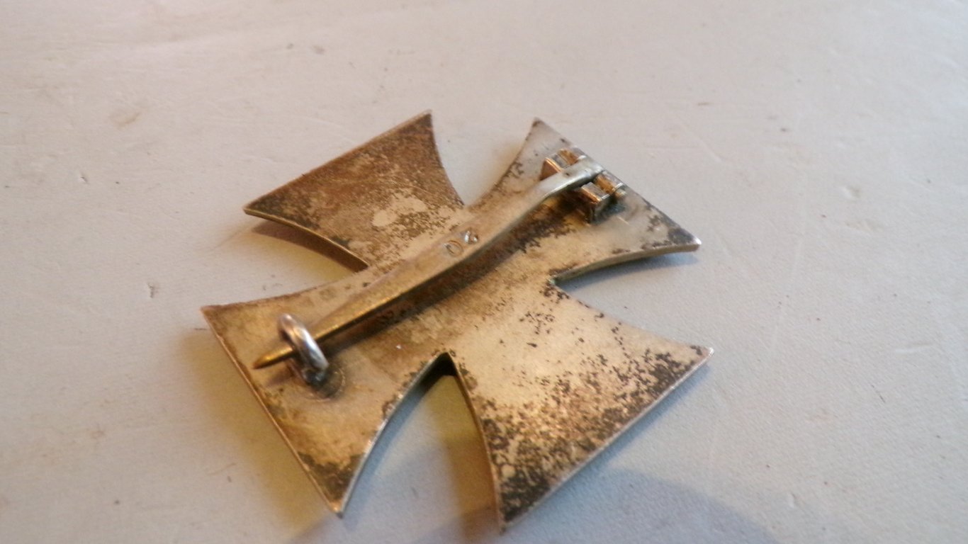 Iron Cross 1939 1st Class "20"