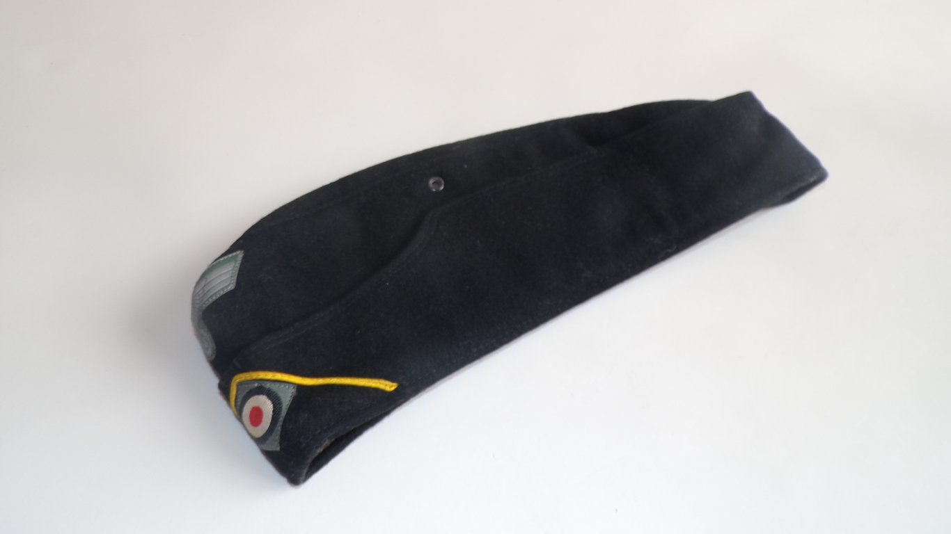 Mint 1940 Heer Black schiffchen / Side cap