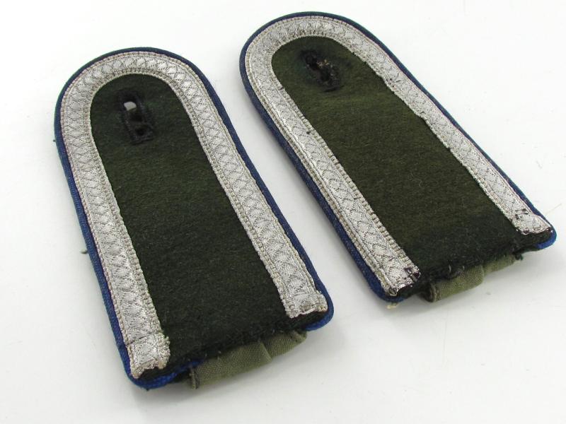 Wehrmacht ( Heer ) M36 medical or Sanitäter nco or Unteroffizier shoulder boards