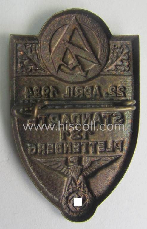 Golden-bronze-toned, SA-related day-badge (ie. 'tinnie' or: 'Veranstaltungsabzeichen') as was issued to commemorate the: 'S.A. Aufmarsch - Standarte 131 - Plettenberg - 22. April 1934'