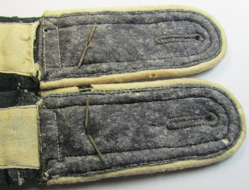 Attractive - and fully matching! - pair of WH (Heeres), early-war-period- (ie. 'M36'- ie. 'M40'-pattern, 'tailor-made') NCO-type shoulderstraps as was intended for usage by a: 'Feldwebel eines Infanterie-Regiments'