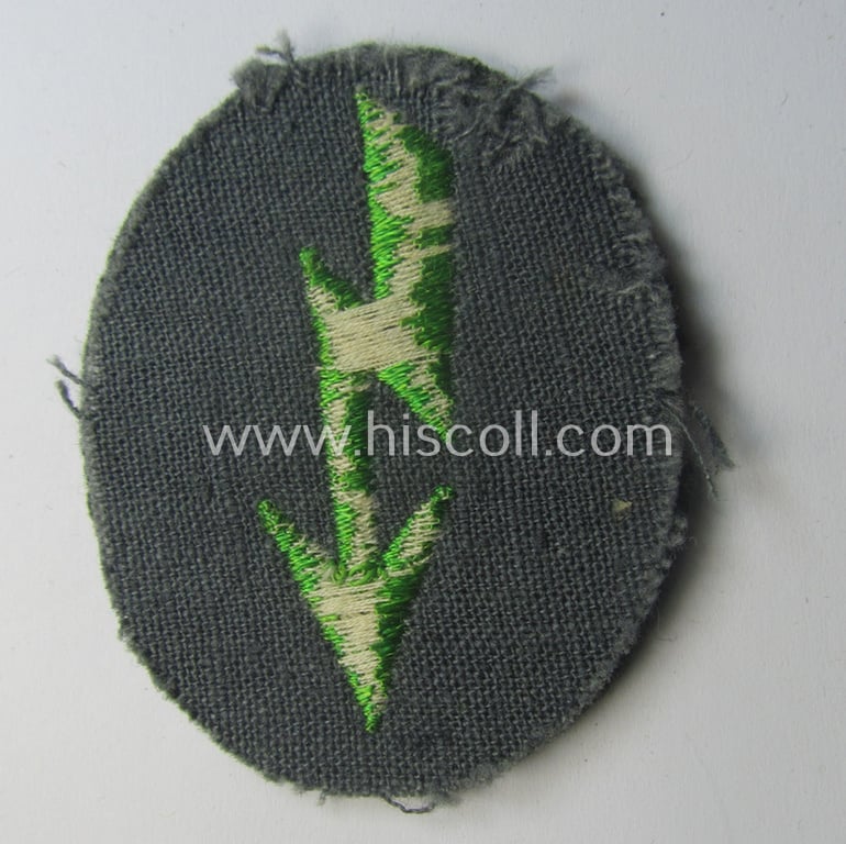 WH (Heeres) trade- and/or special-career insignia ie. hand-embroidered signal-blitz: 'Panzer-Grenadier-Trpn.'