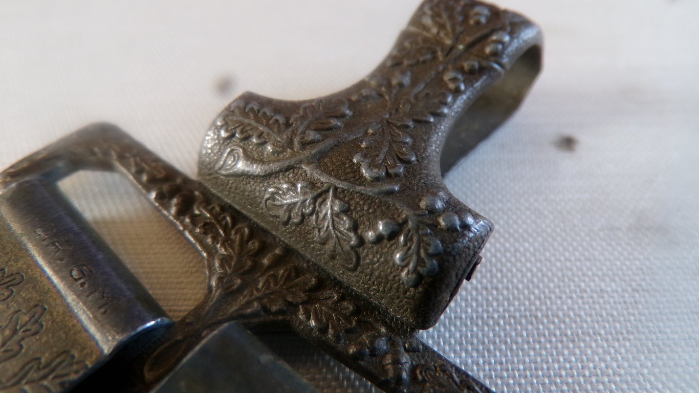 2nd Model Luftwaffe Deluxe Dagger Hangers