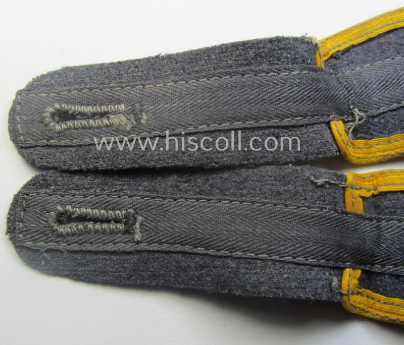 Pair of later-war-period, so-called: 'M44'-pattern, simplified WH (Luftwaffe) EM-type shoulderstraps as was intended for usage by a: 'Soldat der Flieger o. Fallschirm-Trpn.'