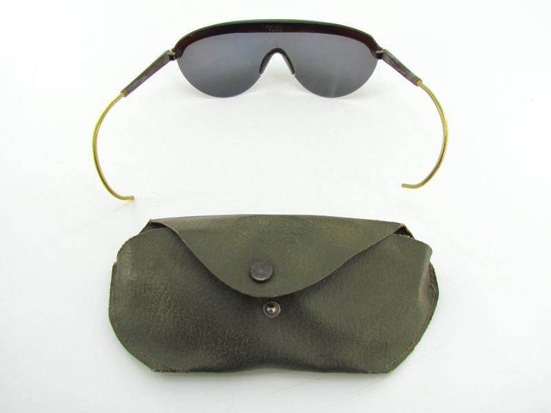 US WWII "Polaroid" Sunglasses in case