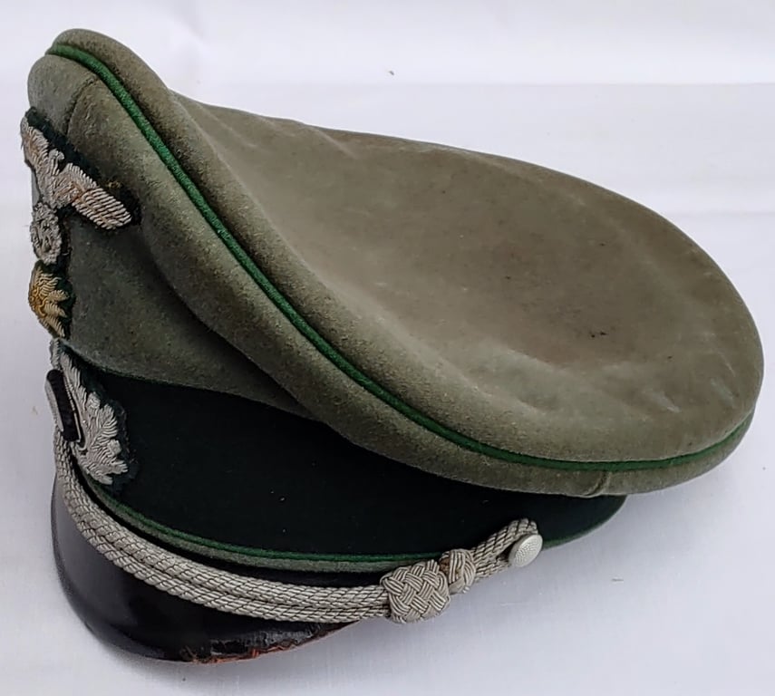 German Wehrmacht Officer Gebirgsjäger (Mountain troop)Schirmmütze visor cap