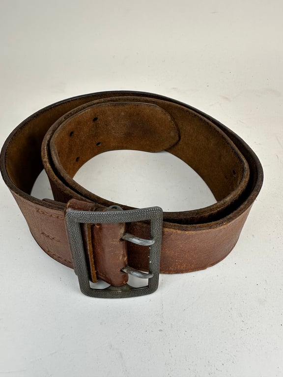 GERMAN WWII ARMY OFFICERS  LEATHER BELT. 105 cm