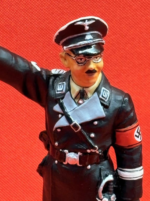 LEIBSTANDARTE SS ADOLF HITLER KING & COUNTRY FIGURE COLLECTION.
