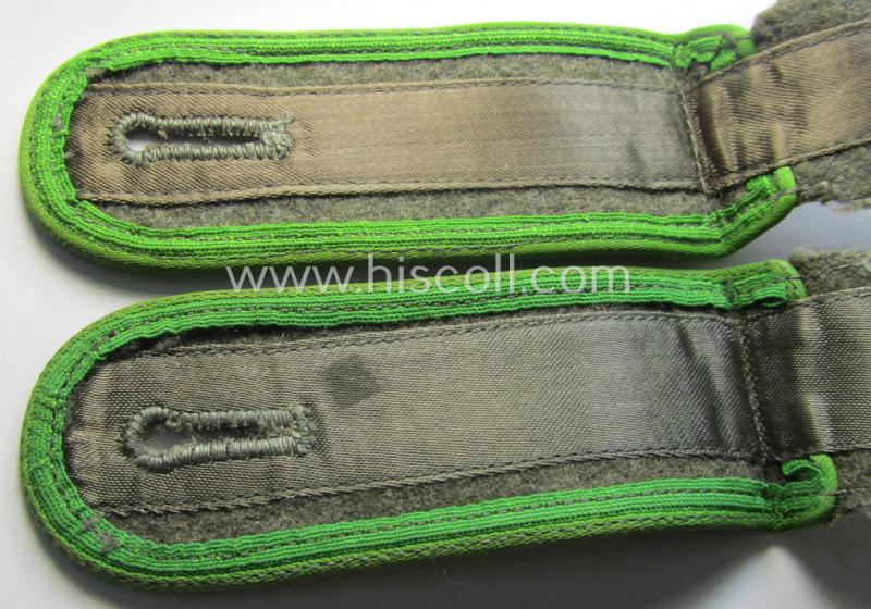 Pair of WH (Heeres): 'M44'-styled ie. 'simplified', EM'-type shoulderstraps: 'Sld.der Pz-Gren.Trpn.'