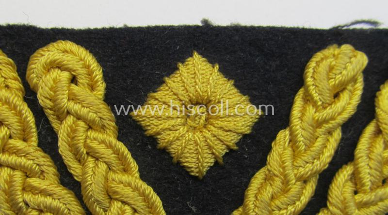 WH (Kriegsmarine) rank-chevron (or: 'Armwinkel') as was intended for usage on the various darker-blue-coloured naval tunics as was intended for an: 'Matrosen-Oberstabsgefreiter'