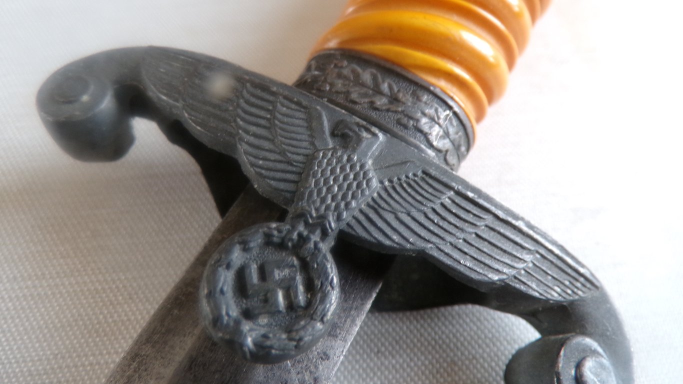 Heer Officer's Dress dagger Carl Eickhorn